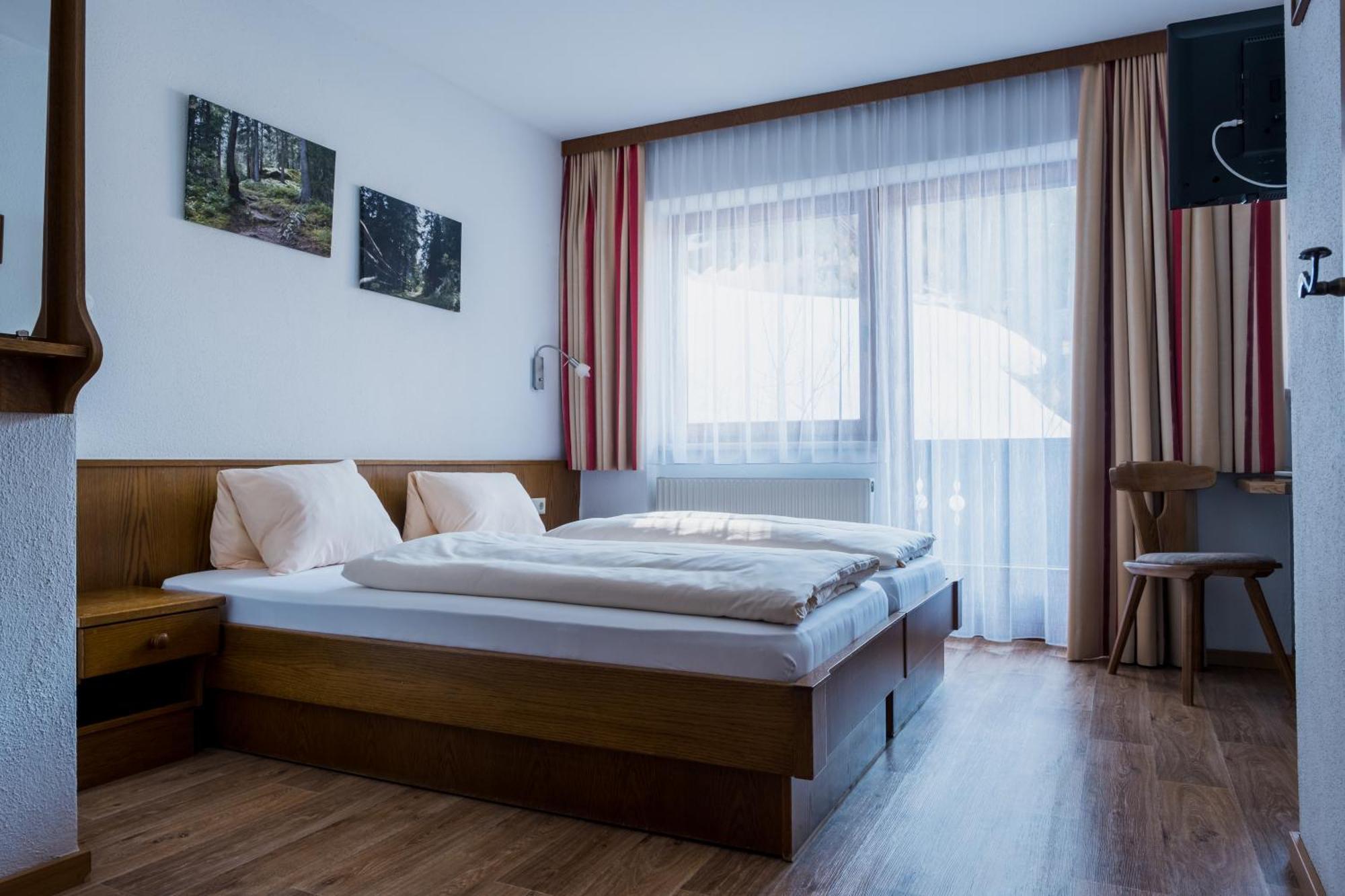 "Quality Hosts Arlberg" Hotel-Gasthof Freisleben Санкт-Антон-ам-Арльберг Екстер'єр фото