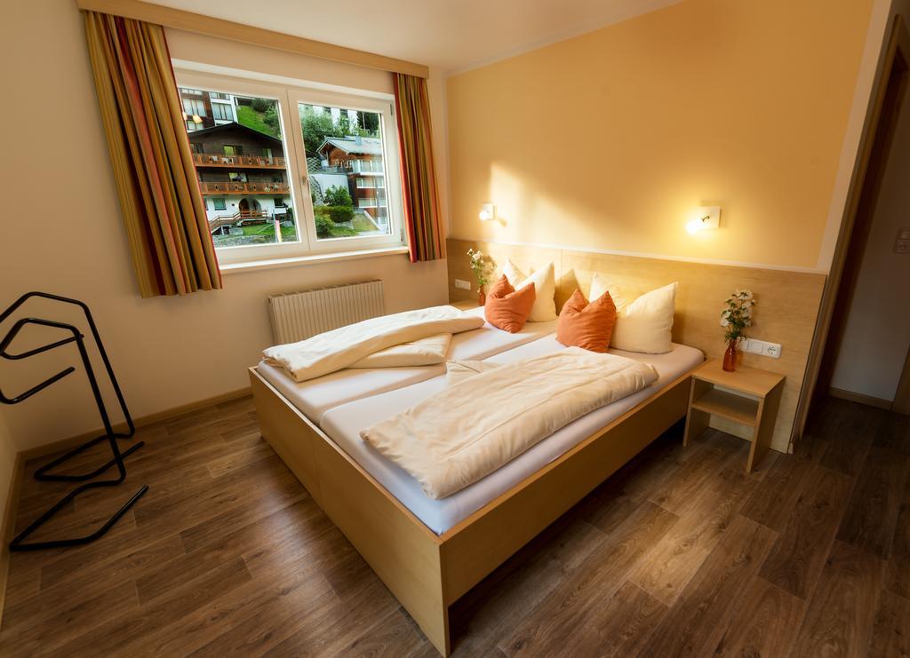 "Quality Hosts Arlberg" Hotel-Gasthof Freisleben Санкт-Антон-ам-Арльберг Екстер'єр фото