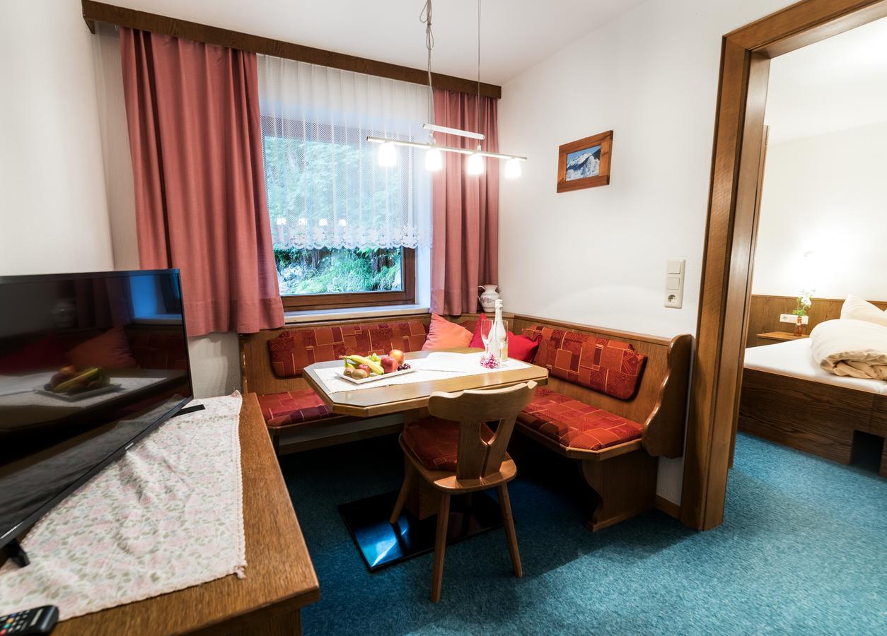 "Quality Hosts Arlberg" Hotel-Gasthof Freisleben Санкт-Антон-ам-Арльберг Екстер'єр фото